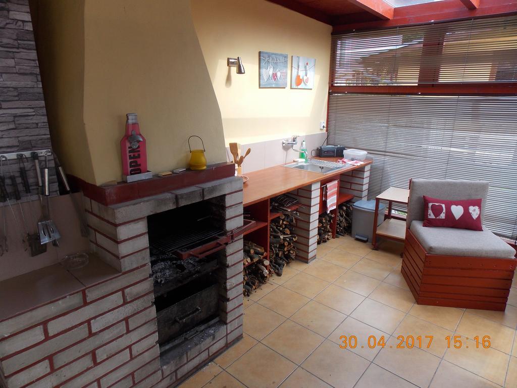 Apartman Jas ลิฟตอฟสกีมิคูลาช ภายนอก รูปภาพ