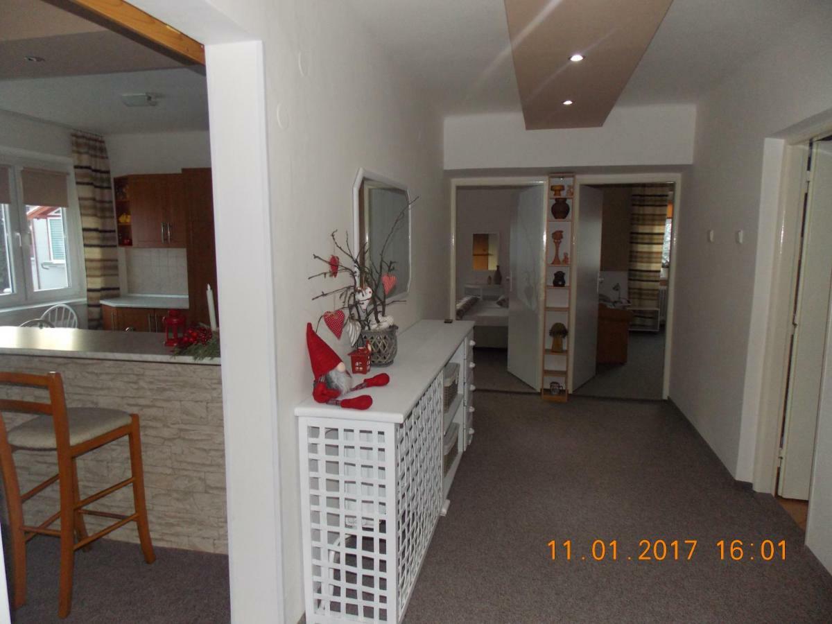 Apartman Jas ลิฟตอฟสกีมิคูลาช ภายนอก รูปภาพ